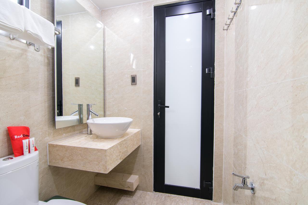 Reddoorz Plus @ Nguyen Trai Street مدينة هوشي منه المظهر الخارجي الصورة