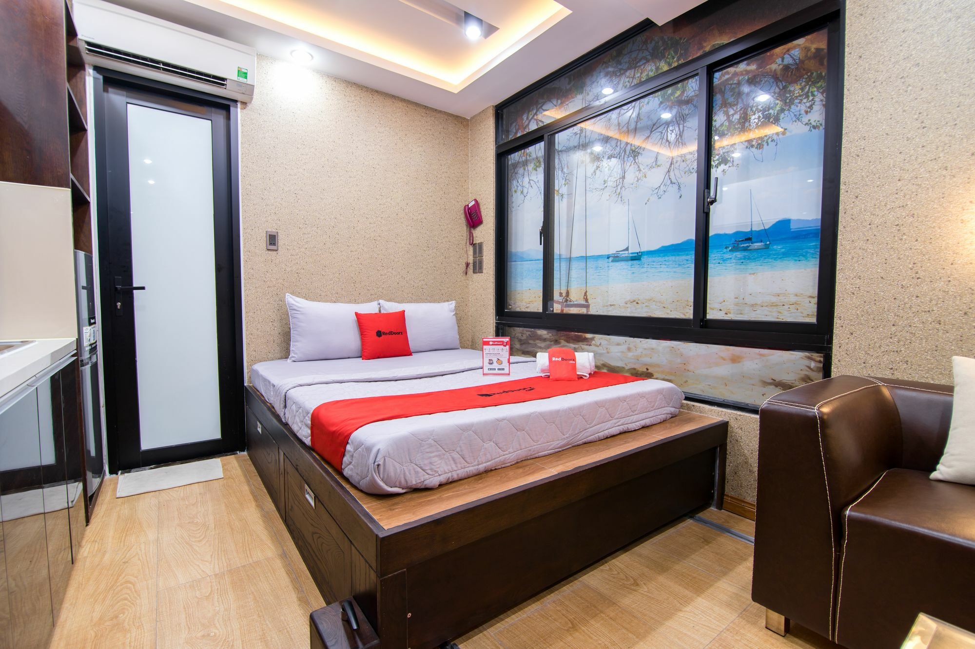 Reddoorz Plus @ Nguyen Trai Street مدينة هوشي منه المظهر الخارجي الصورة