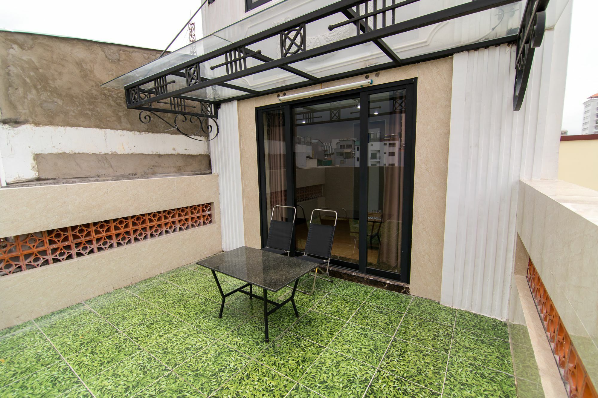 Reddoorz Plus @ Nguyen Trai Street مدينة هوشي منه المظهر الخارجي الصورة